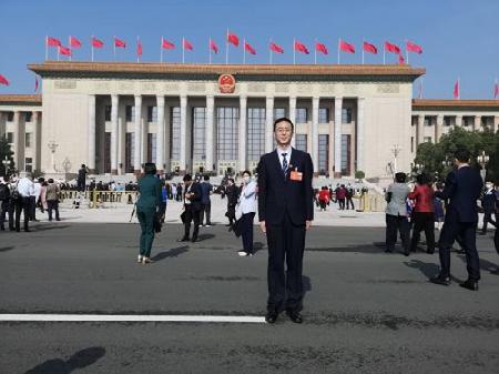 全國(guó)人大代表、中航鋰電生產(chǎn)調(diào)度 邢京龍